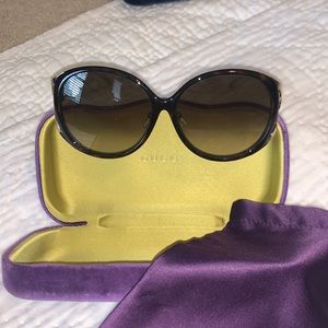 Gucci sunglasses. Worn a few times!